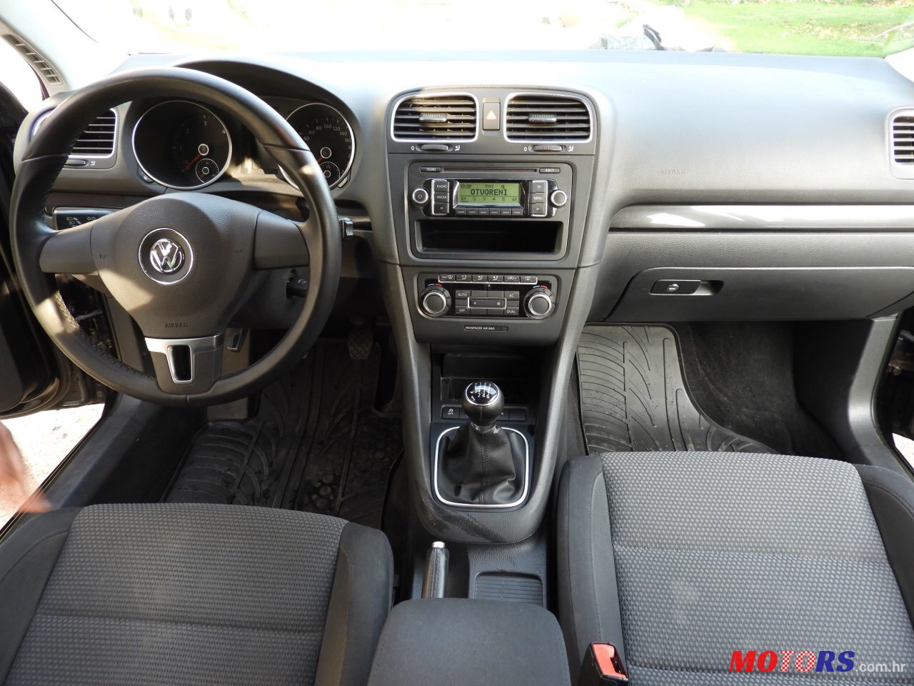 2010' Volkswagen Golf Variant photo #2