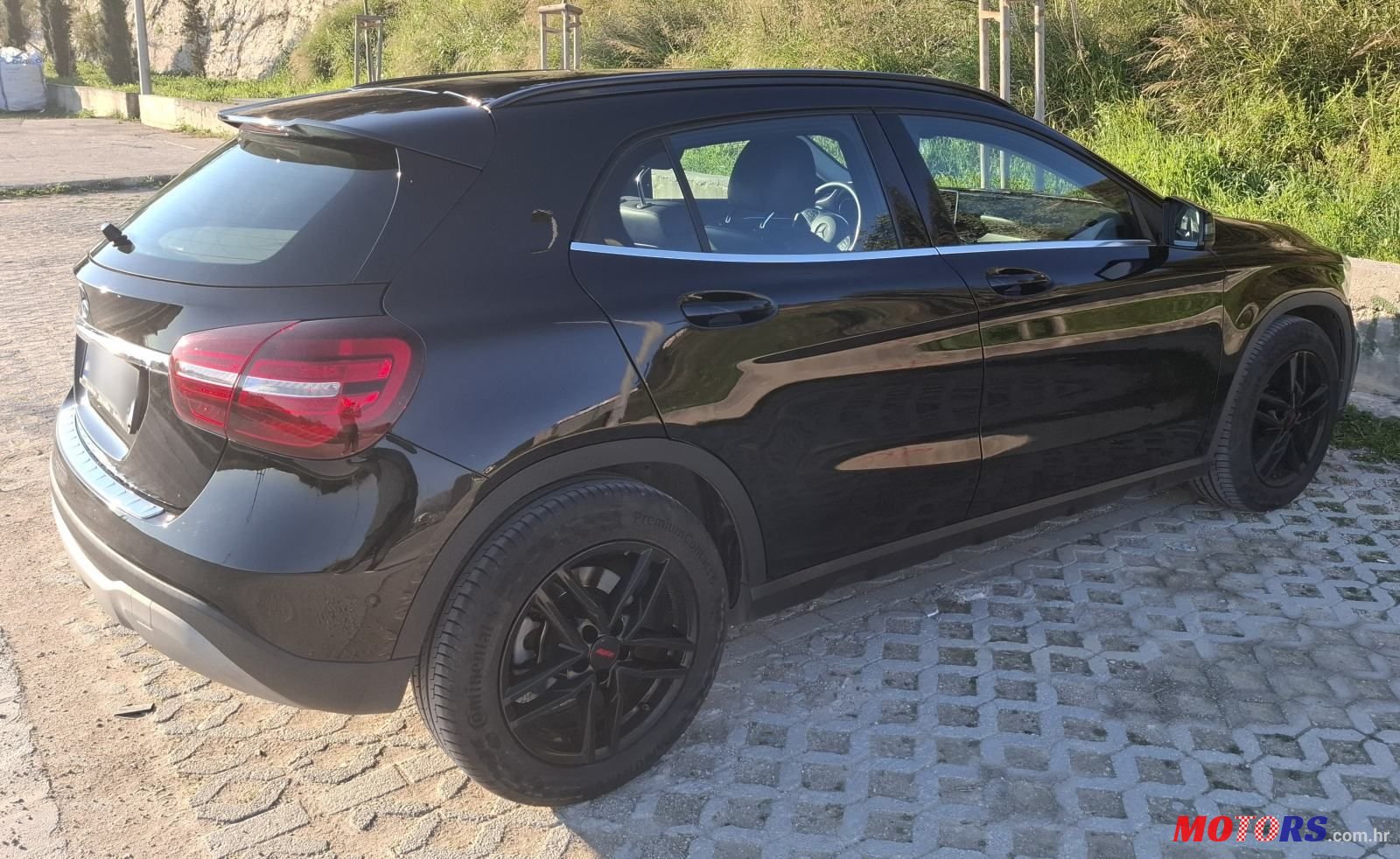 2017' Mercedes-Benz GLA 200 D photo #2