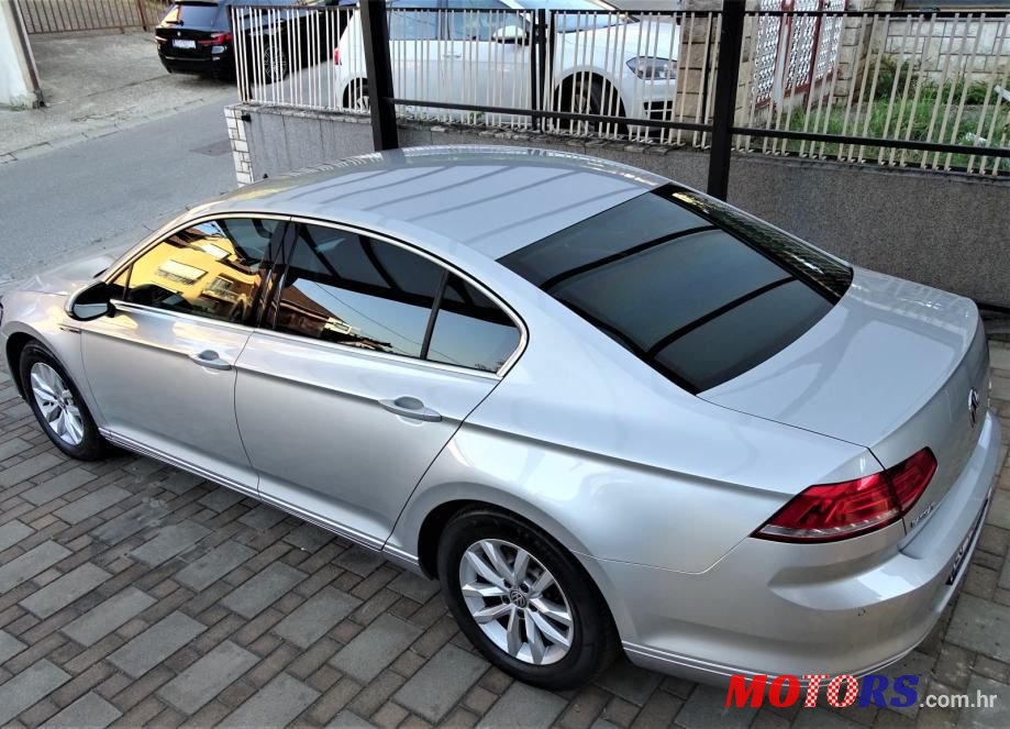 2017' Volkswagen Passat photo #1