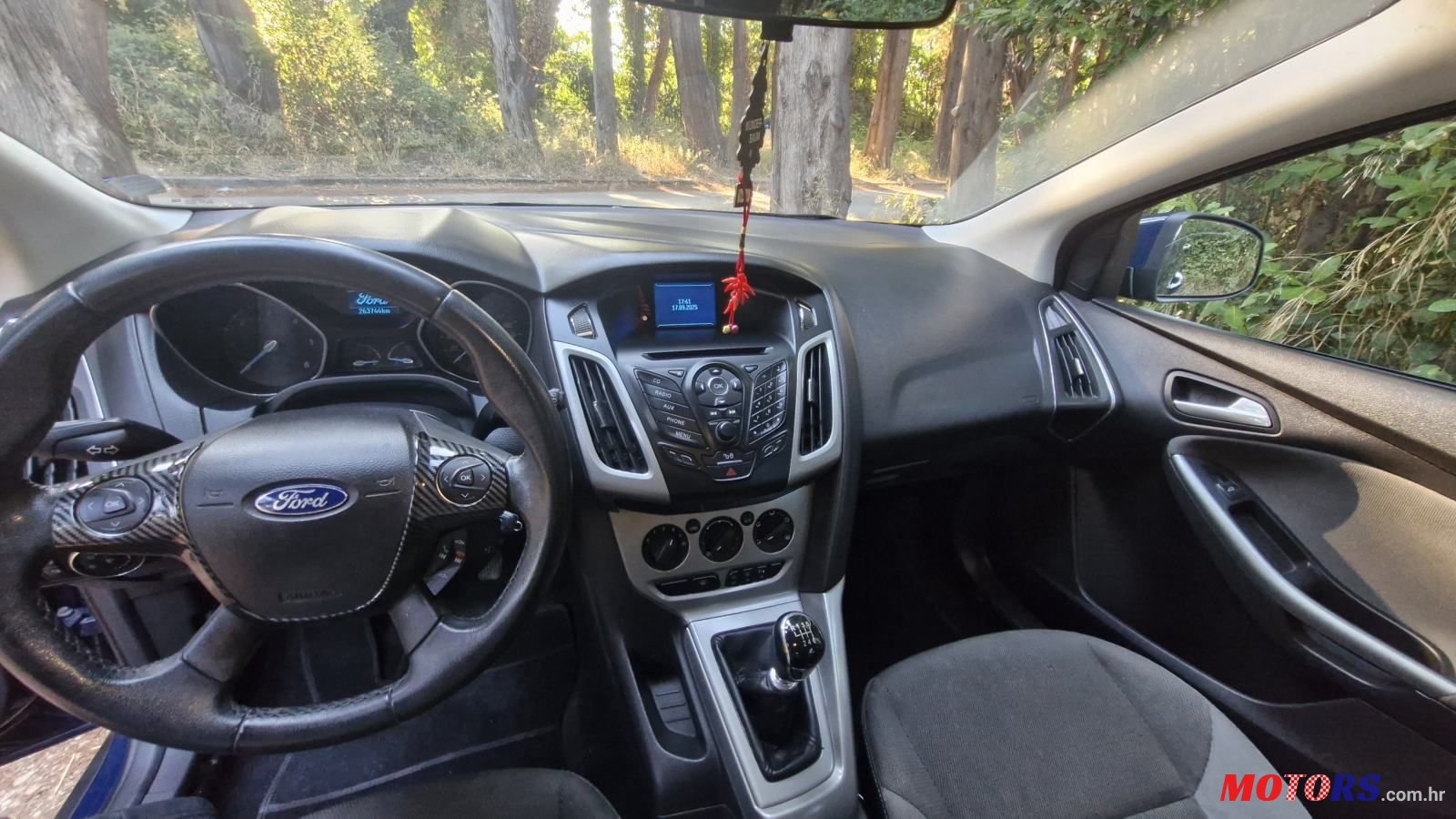 2012' Ford Focus Karavan photo #5