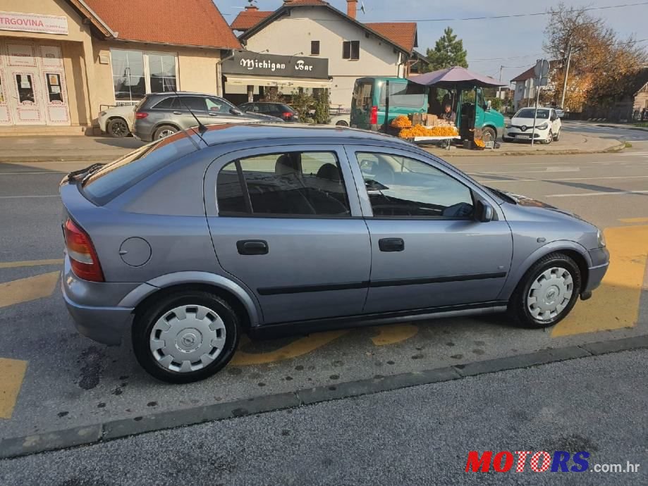 2008' Opel Astra 1,7 Cdti photo #4