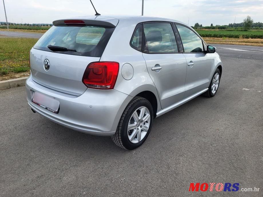 2014' Volkswagen Polo photo #6