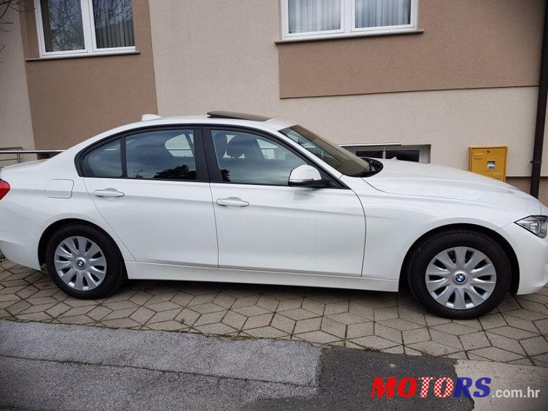 2015' BMW Serija 3 318D All-In-3 photo #2