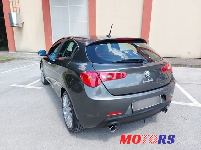 2012' Alfa Romeo Giulietta photo #6