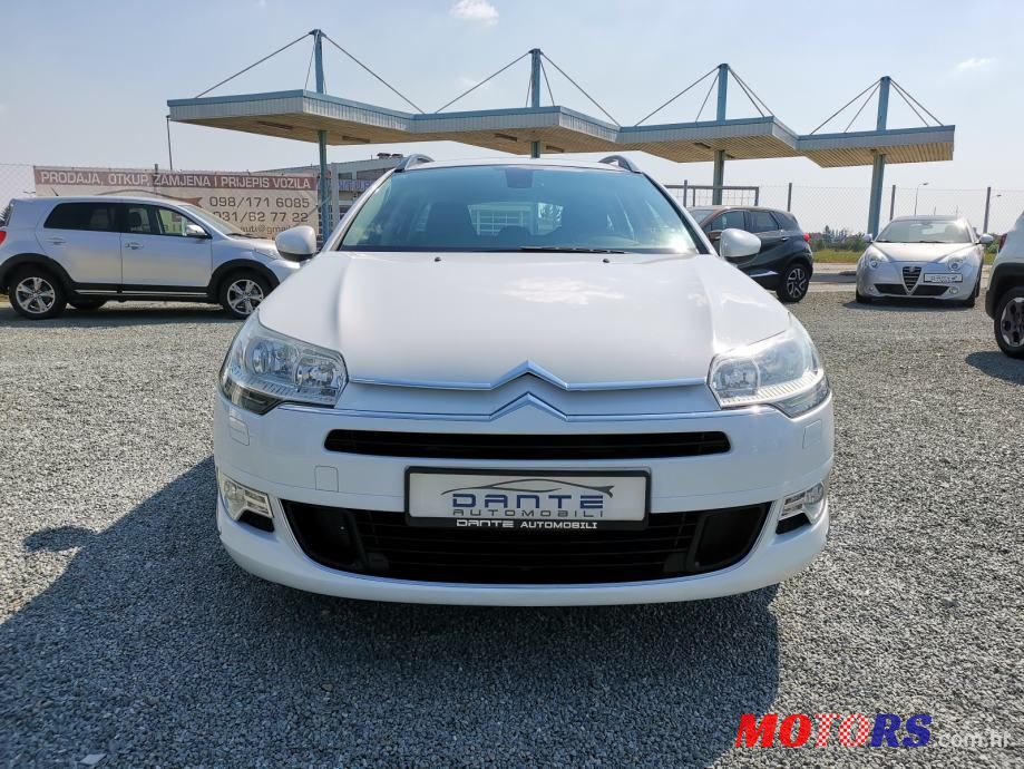 2011' Citroen C5 Break photo #2