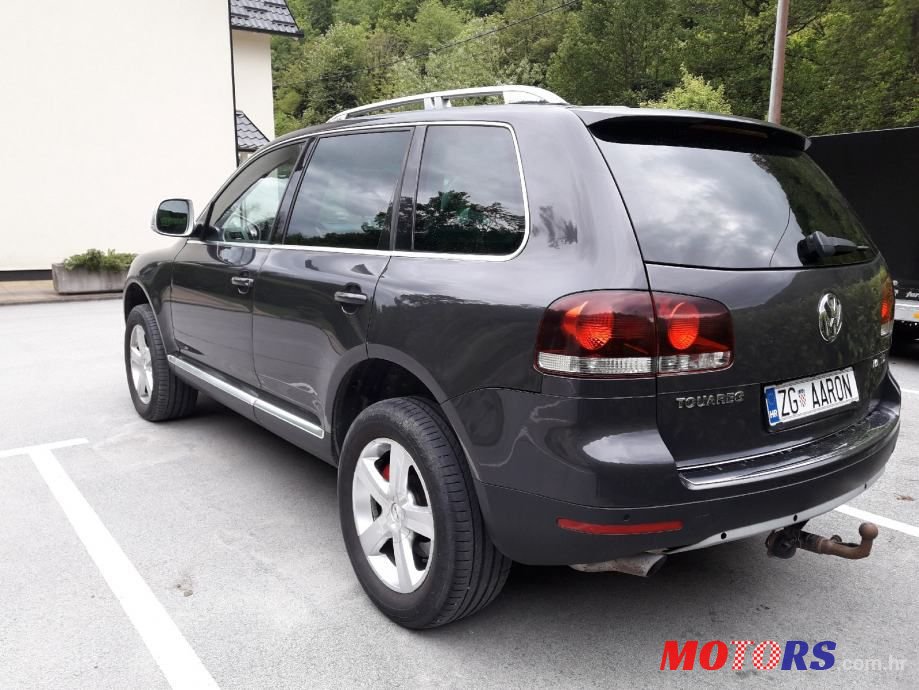2007' Volkswagen Touareg photo #3
