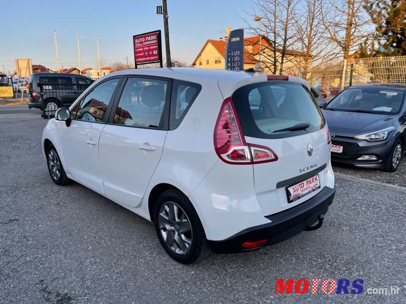 2011' Renault Scenic 1,5 Dci photo #2