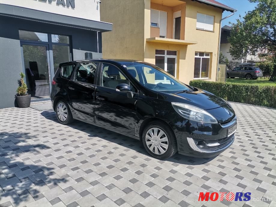 2012' Renault Megane Scenic 1.5 Dci photo #4