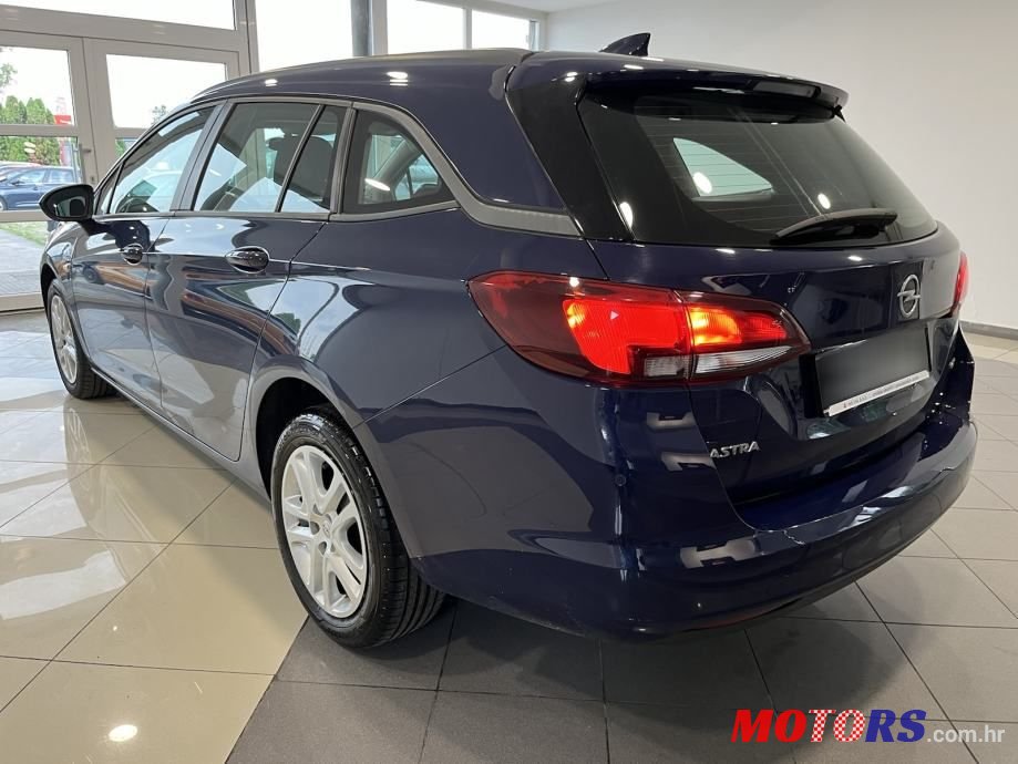 2017' Opel Astra Karavan photo #5