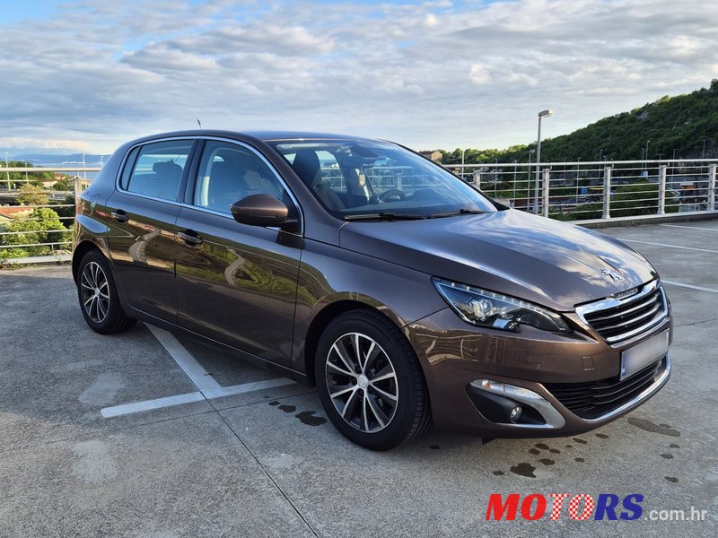 2015' Peugeot 308 1,6 Bluehdi photo #2