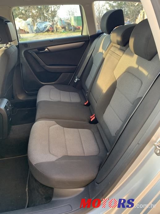 2012' Volkswagen Passat Variant photo #5