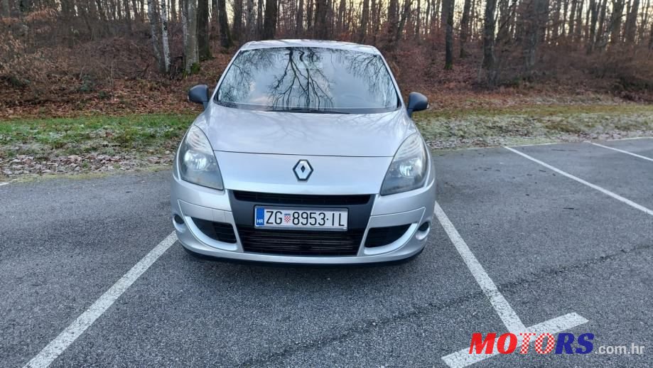 2010' Renault Scenic 1,5 Dci photo #5