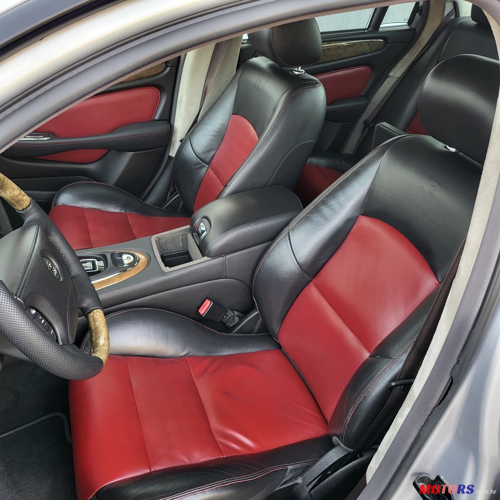 2004' Jaguar XJ 4,2 V8 photo #3