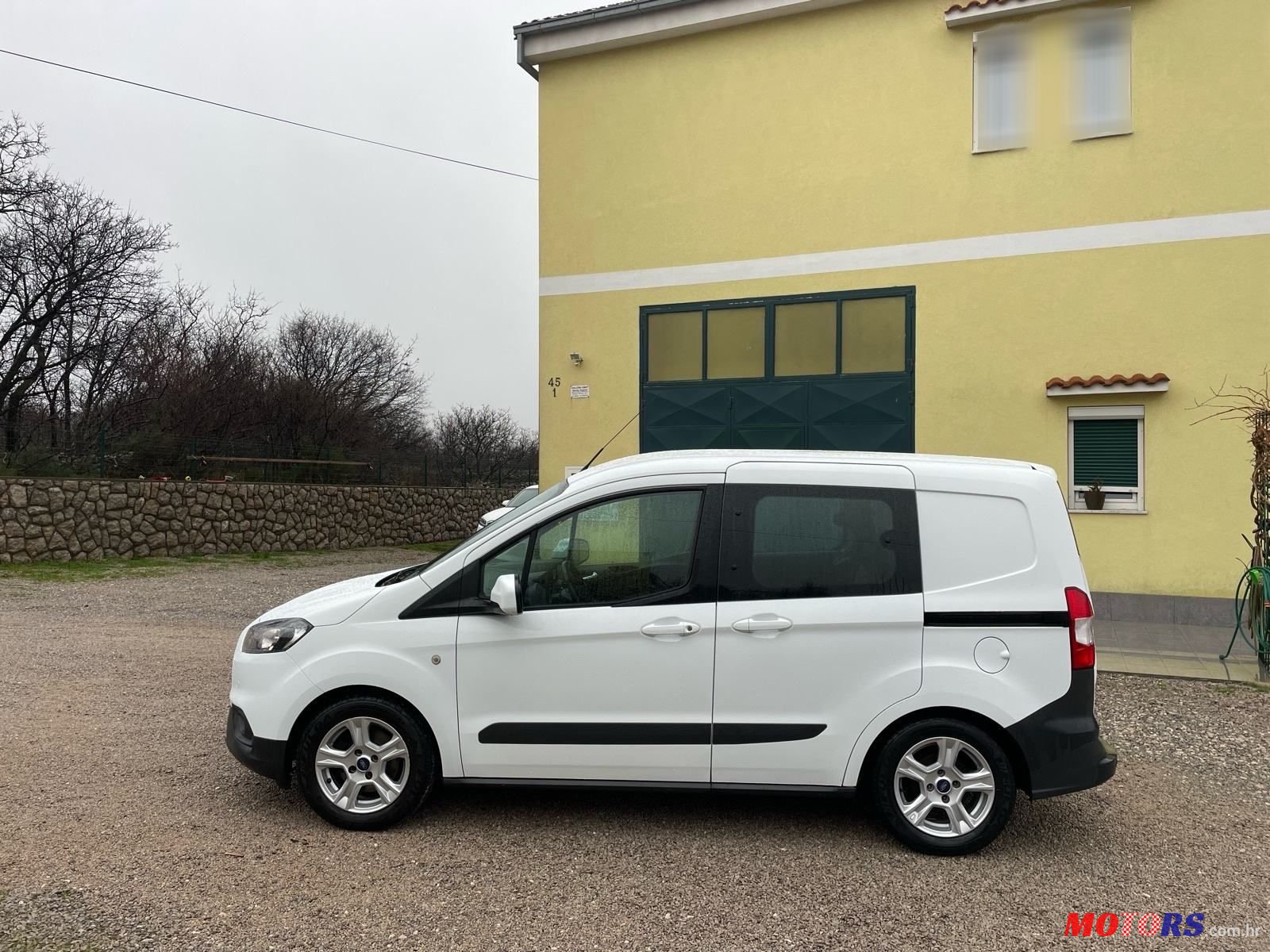 2020' Ford Tourneo Courier 1,5 Tdci photo #2