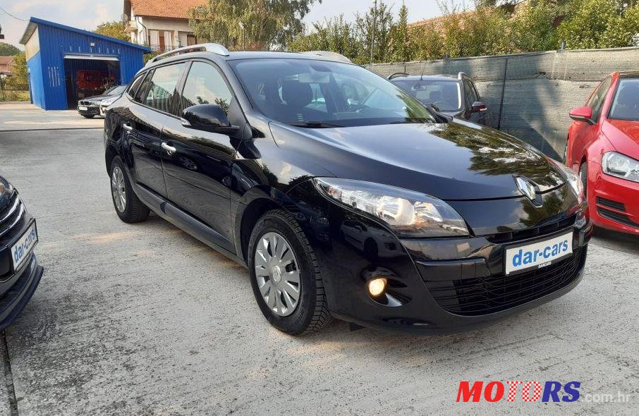 2012' Renault Megane Grandtour photo #1