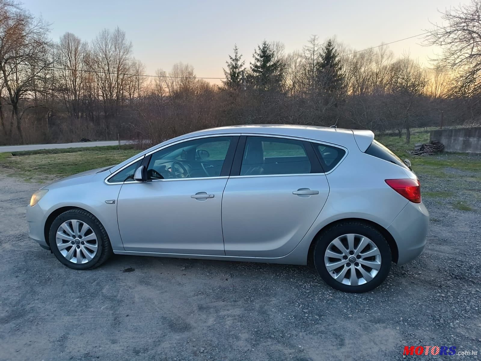 2010' Opel Astra 1,7 Cdti photo #4