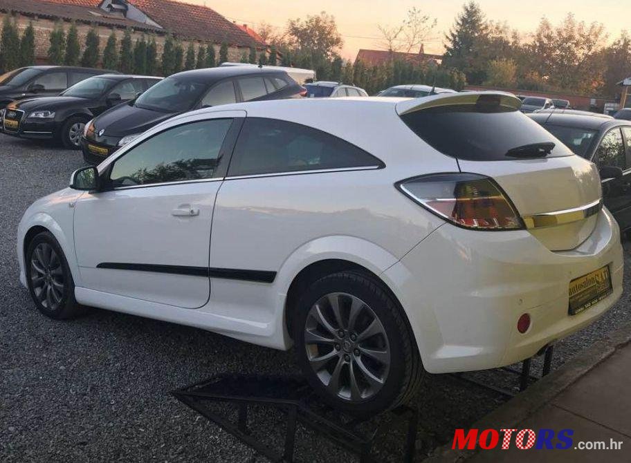 2010' Opel Astra Coupe 1.7 Cdti photo #1