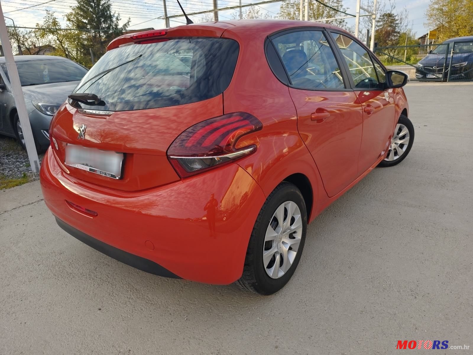2018' Peugeot 208 1,2 Puretech photo #4