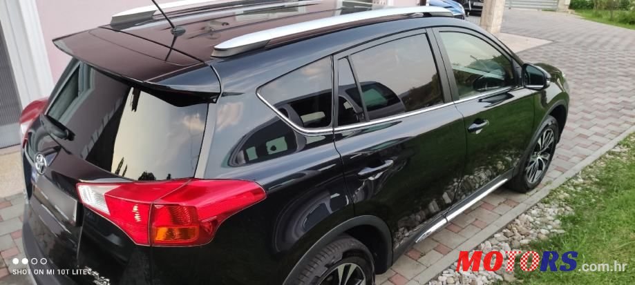 2015' Toyota RAV4 photo #4