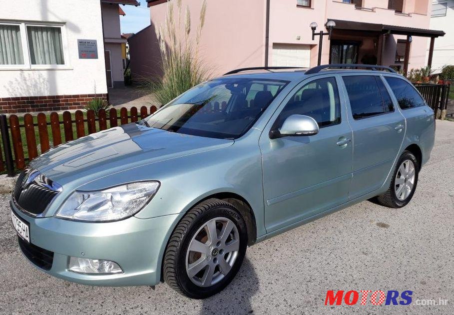 2012' Skoda Octavia Combi photo #2