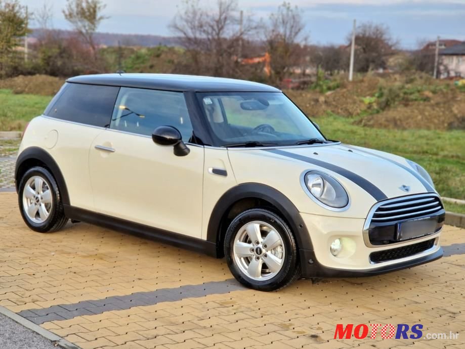 2015' MINI Cooper photo #5