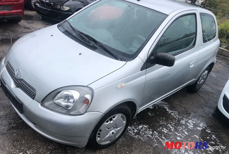 2001' Toyota Yaris 1,0 Vvt-I photo #1
