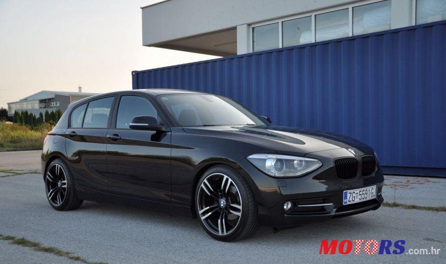 2013' BMW Serija 1 116D Sport photo #1