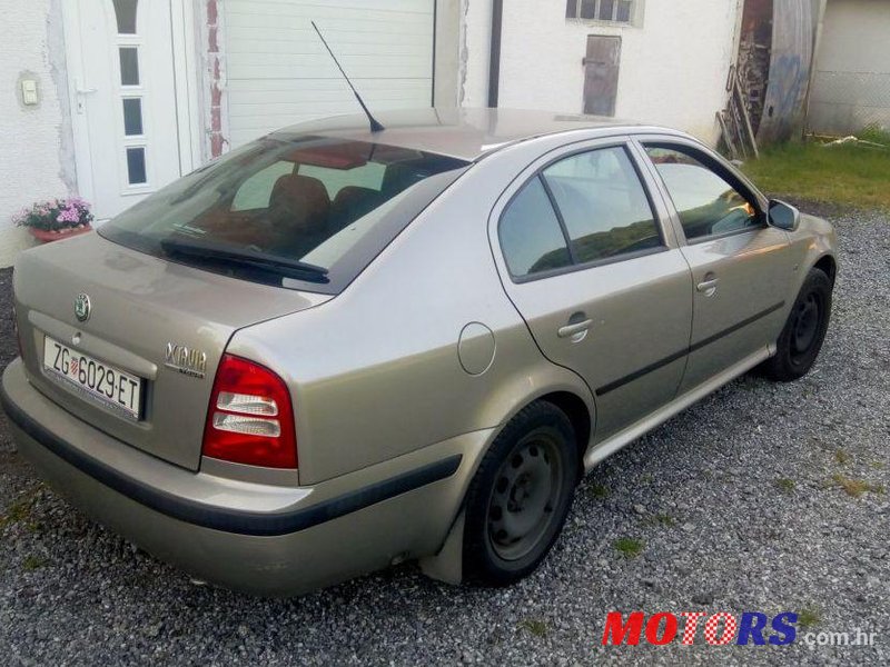 2008' Skoda Octavia 1,6 Fsi photo #2