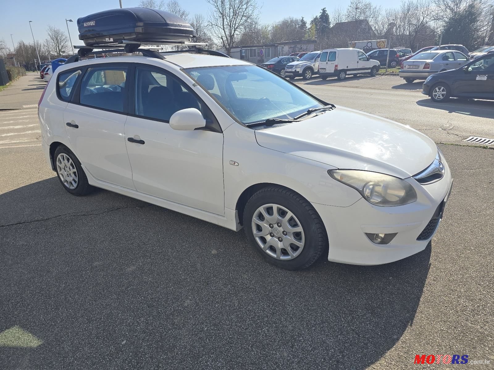 2011' Hyundai i30 Fastback photo #4