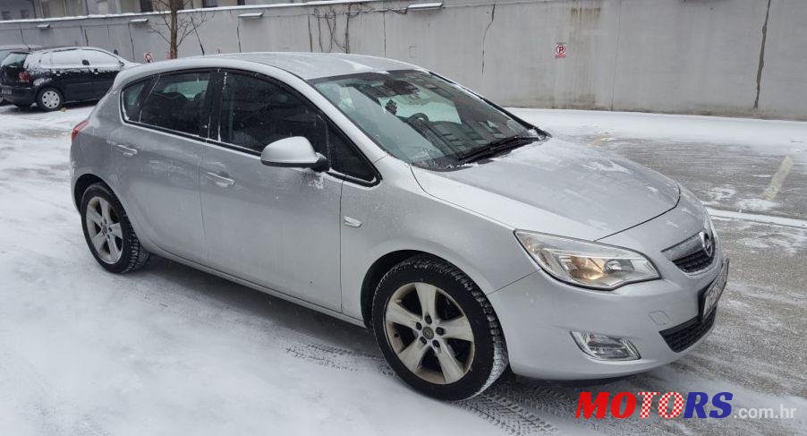 2010' Opel Astra 1,7 Cdti photo #2