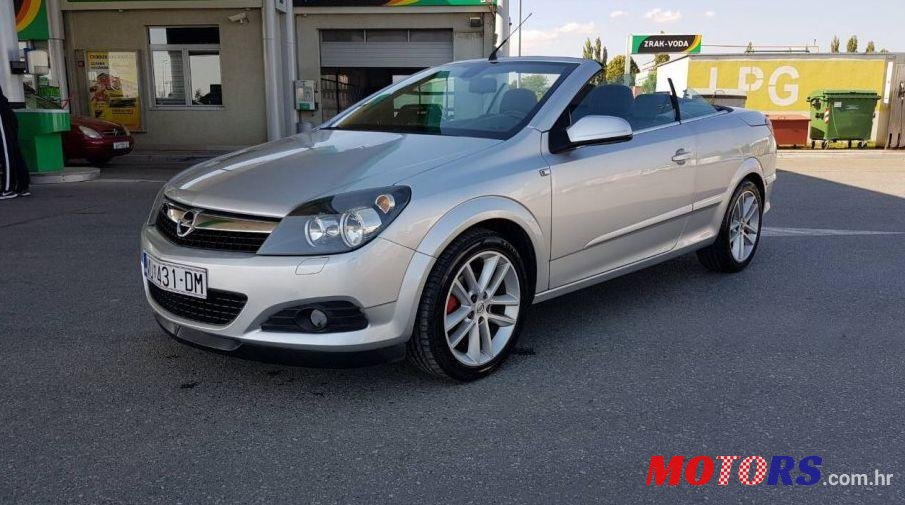 2008' Opel Astra Cabrio photo #1