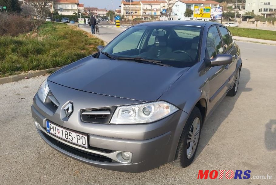 2008' Renault Megane photo #3