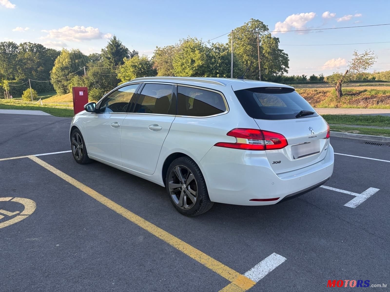 2016' Peugeot 308 Sw photo #4