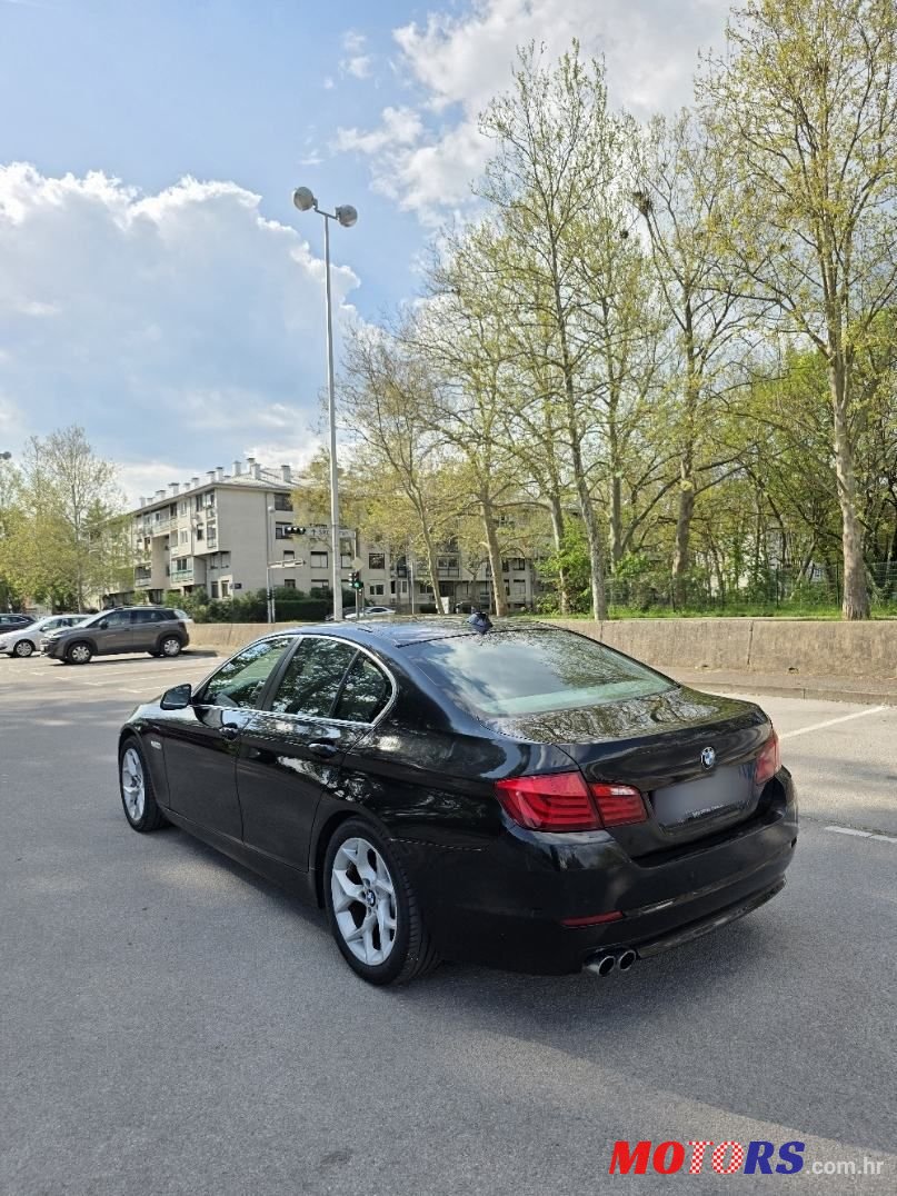 2012' BMW Serija 5 525Xd photo #4