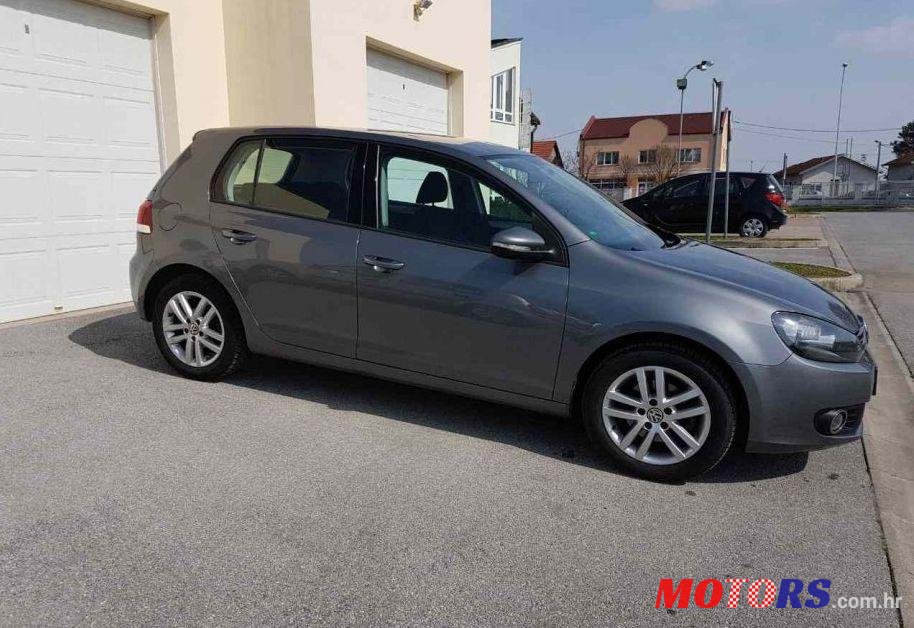 2010' Volkswagen Golf VI 1,6 Tdi photo #2