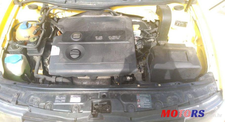 2002' SEAT Leon photo #2