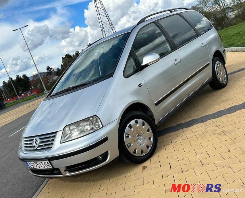 2004' Volkswagen Sharan 2,0 photo #3