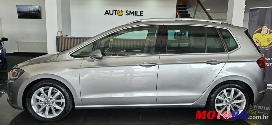 2014' Volkswagen Golf 1.6Tdi photo #2