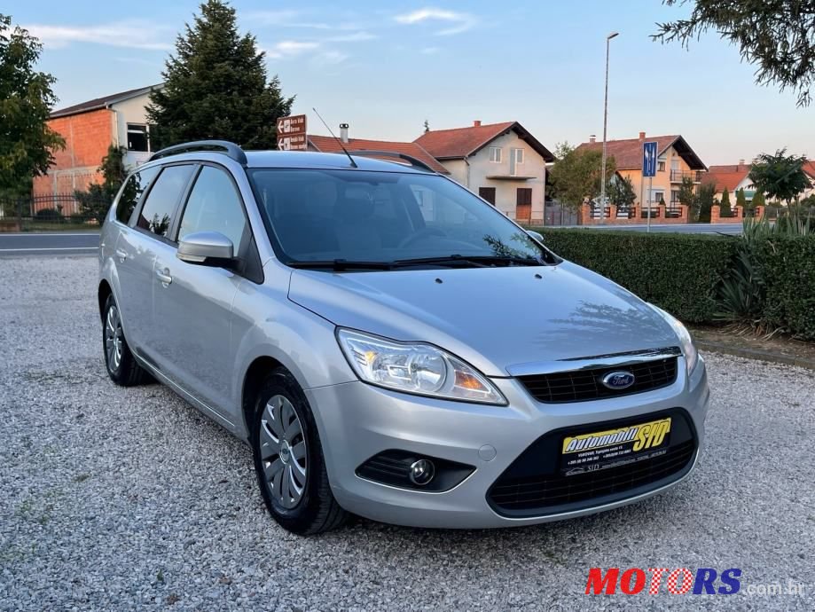 2010' Ford Focus Karavan photo #4