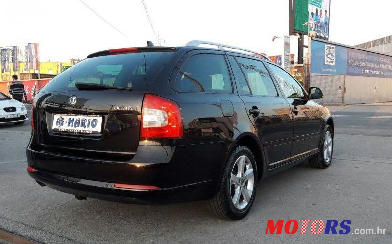 2011' Skoda Octavia Combi 1,6 Tdi photo #2