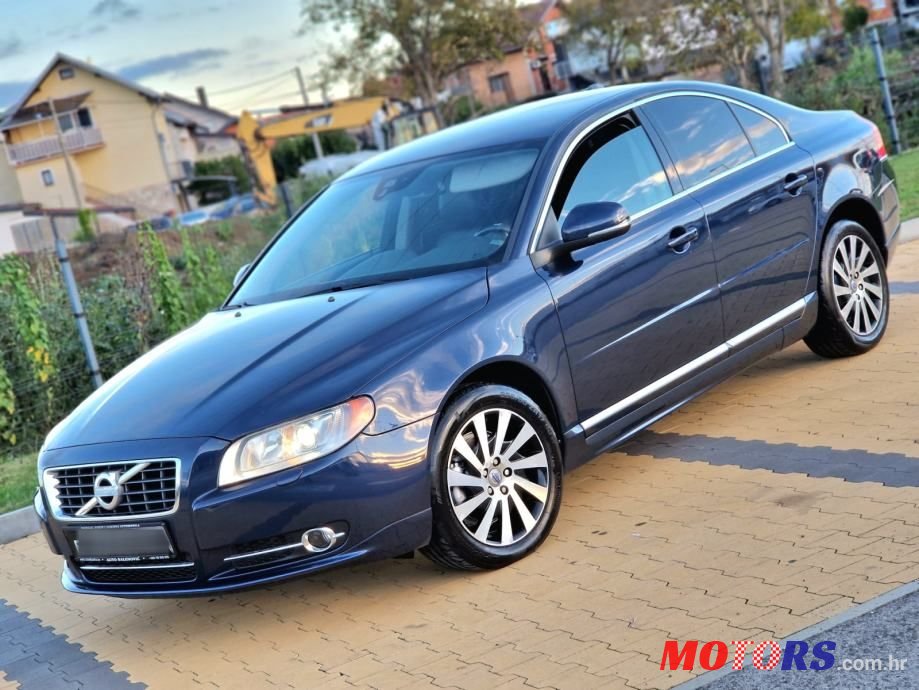 2011' Volvo S80 T4 Summum photo #2