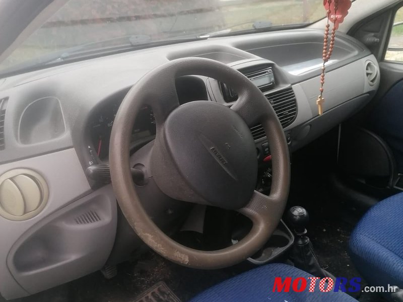2002' Fiat Punto 1,2 16V photo #2