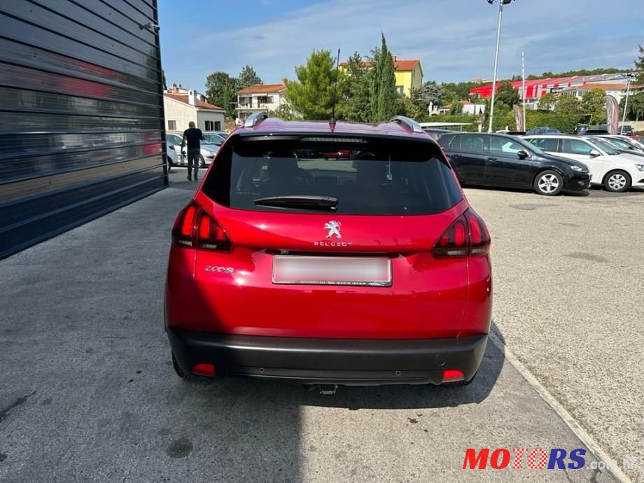 2019' Peugeot 2008 1,2 Puretech photo #5