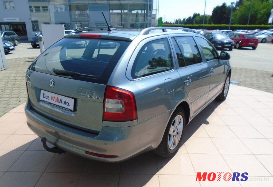 2013' Skoda Octavia Combi 1,6 Tdi photo #2