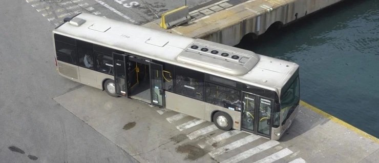 Uhićeni maloljetnici koji su ukrali autobus u Bolu i odvezli se do Supetra