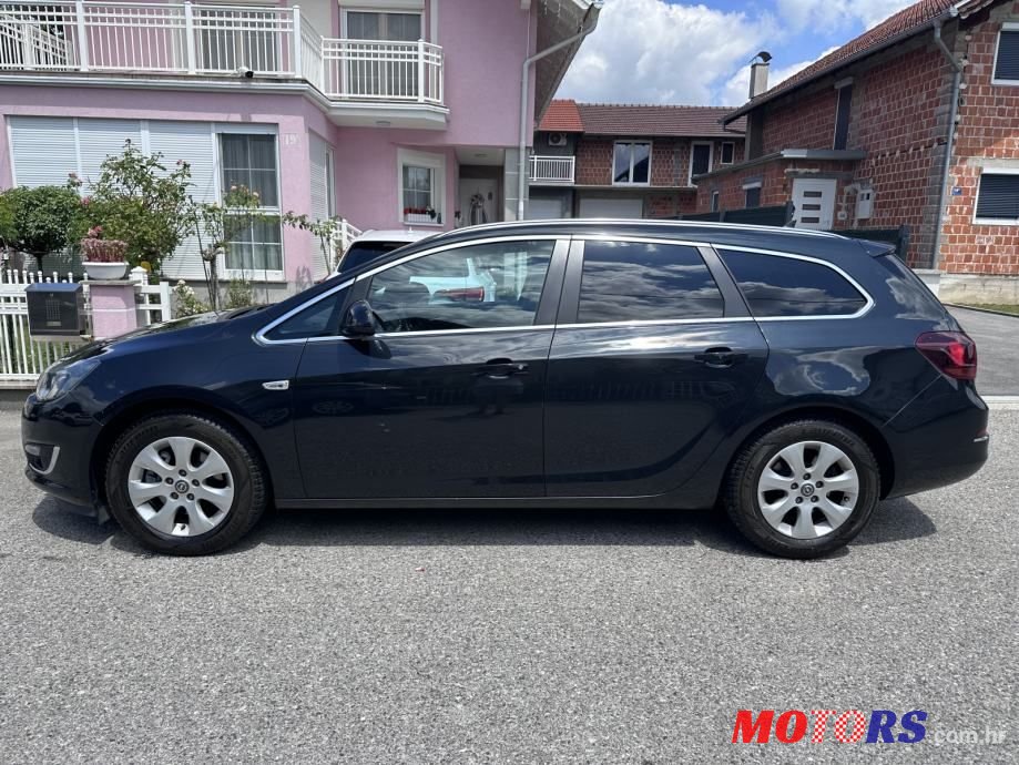 2015' Opel Astra Karavan photo #4