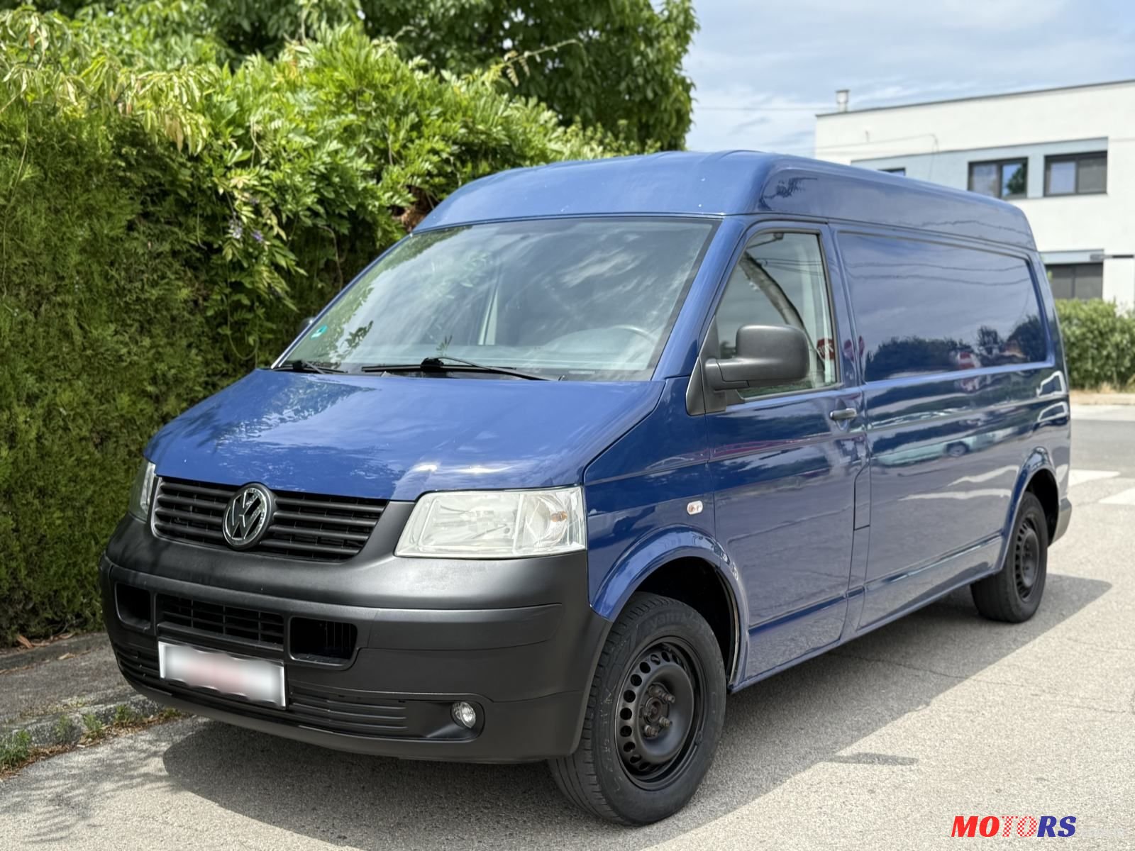 2008' Volkswagen Transporter Kombi photo #3