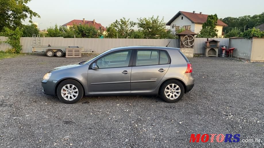 2008' Volkswagen Golf 5 photo #6