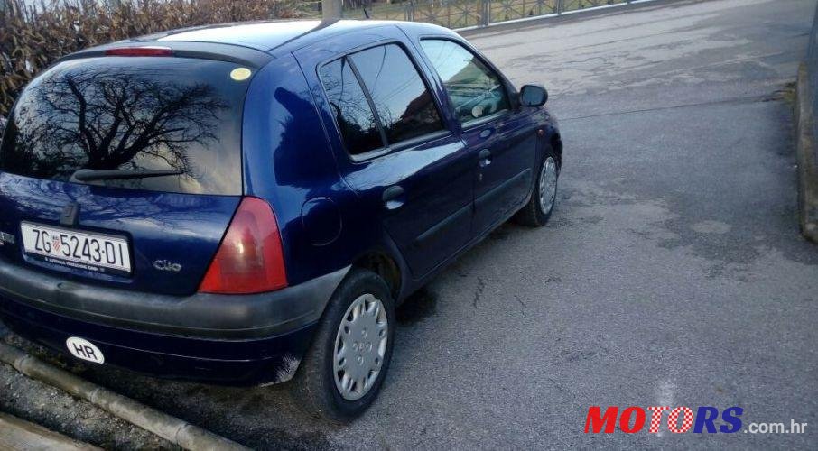 2001' Renault Clio 1,2 photo #2