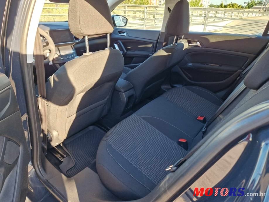2020' Peugeot 308 photo #4